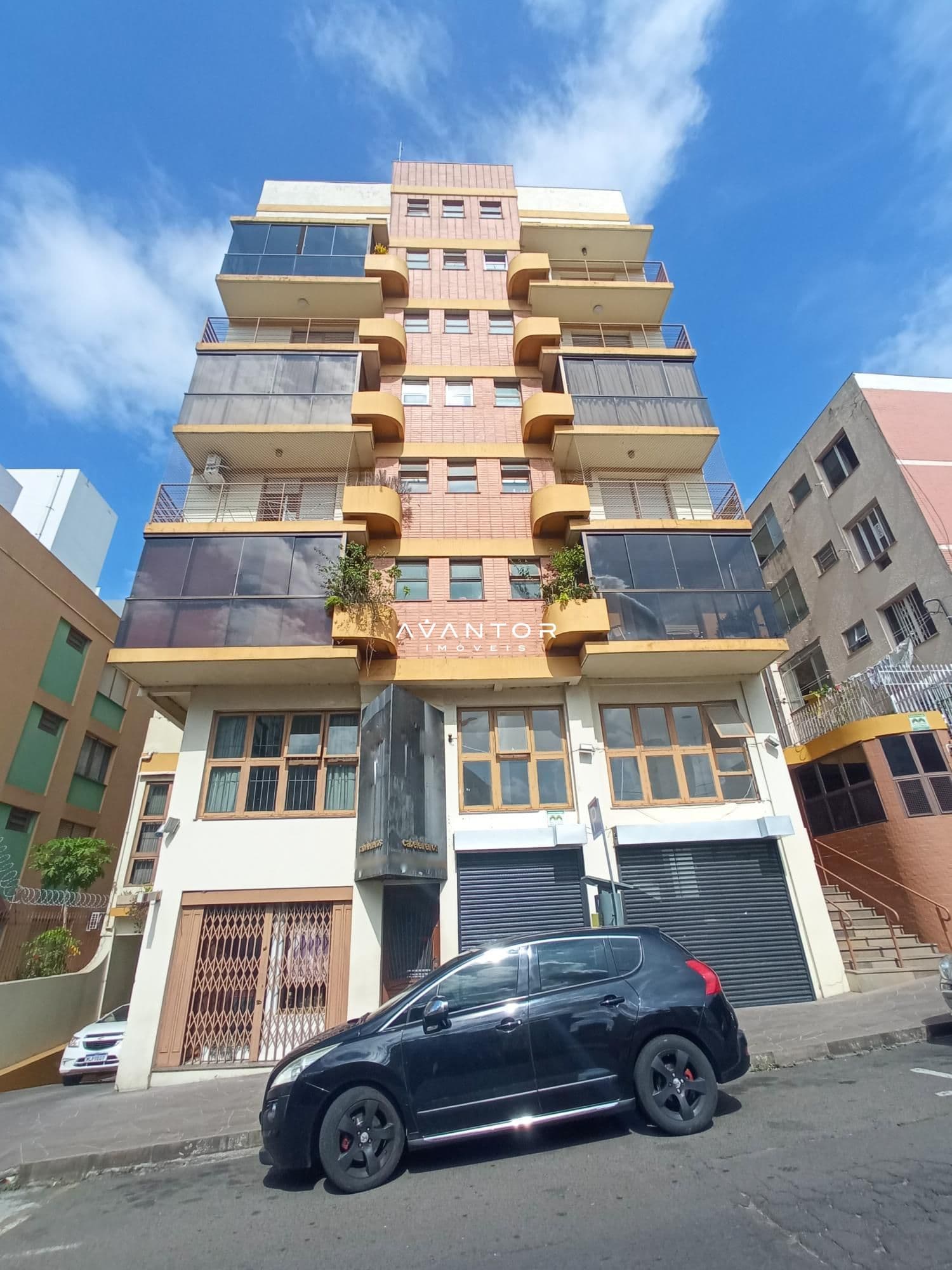 Fachada do prédio com sacadas — Cobertura com 3 quartos à venda no Edificio Costa rica, em Centro, Santa Maria/RS