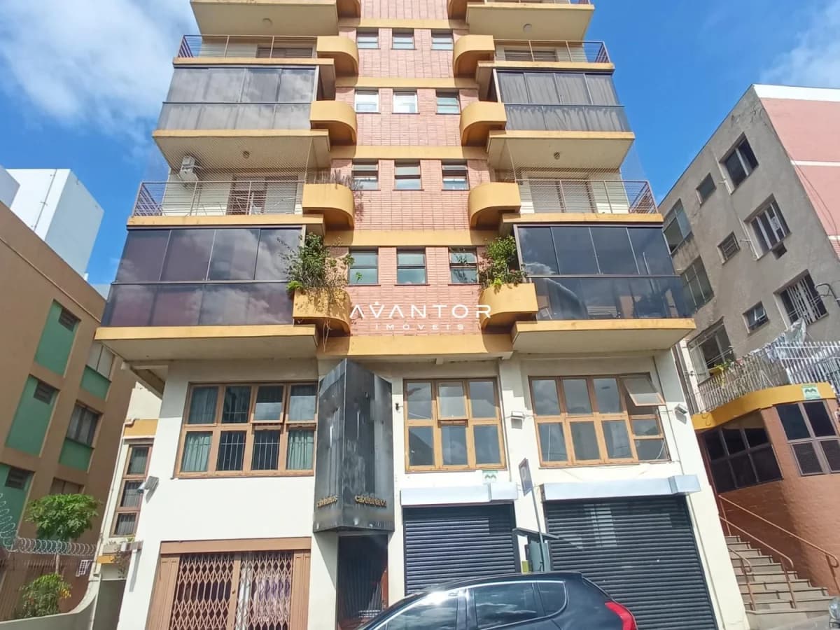 Fachada do prédio com sacadas — Cobertura com 3 quartos à venda no Edificio Costa rica, em Centro, Santa Maria/RS
