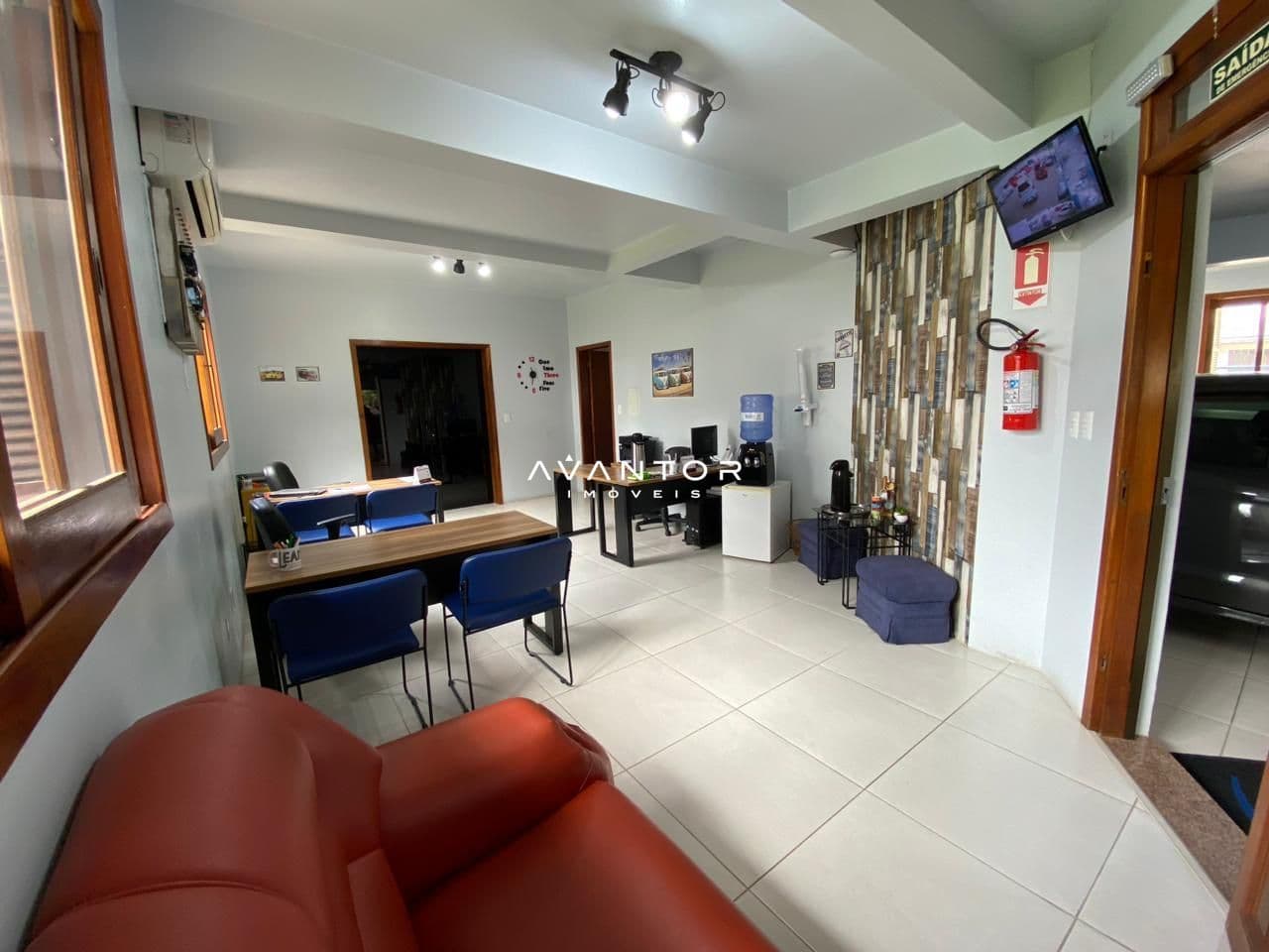 Sala de estar com área integrada — Prédio Comercial com 2 salas à venda em Camobi, Santa Maria/RS