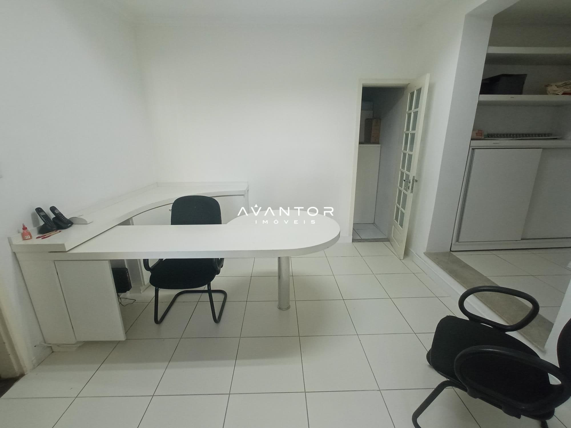 Sala Comercial com 3 salas para alugar em Nossa Senhora Medianeira, Santa Maria/RS — foto 8 de 16