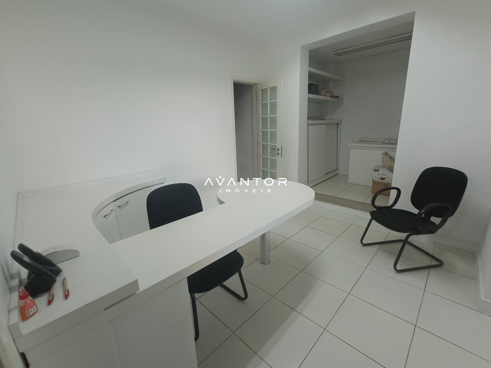 Sala Comercial com 3 salas para alugar em Nossa Senhora Medianeira, Santa Maria/RS — foto 9 de 16