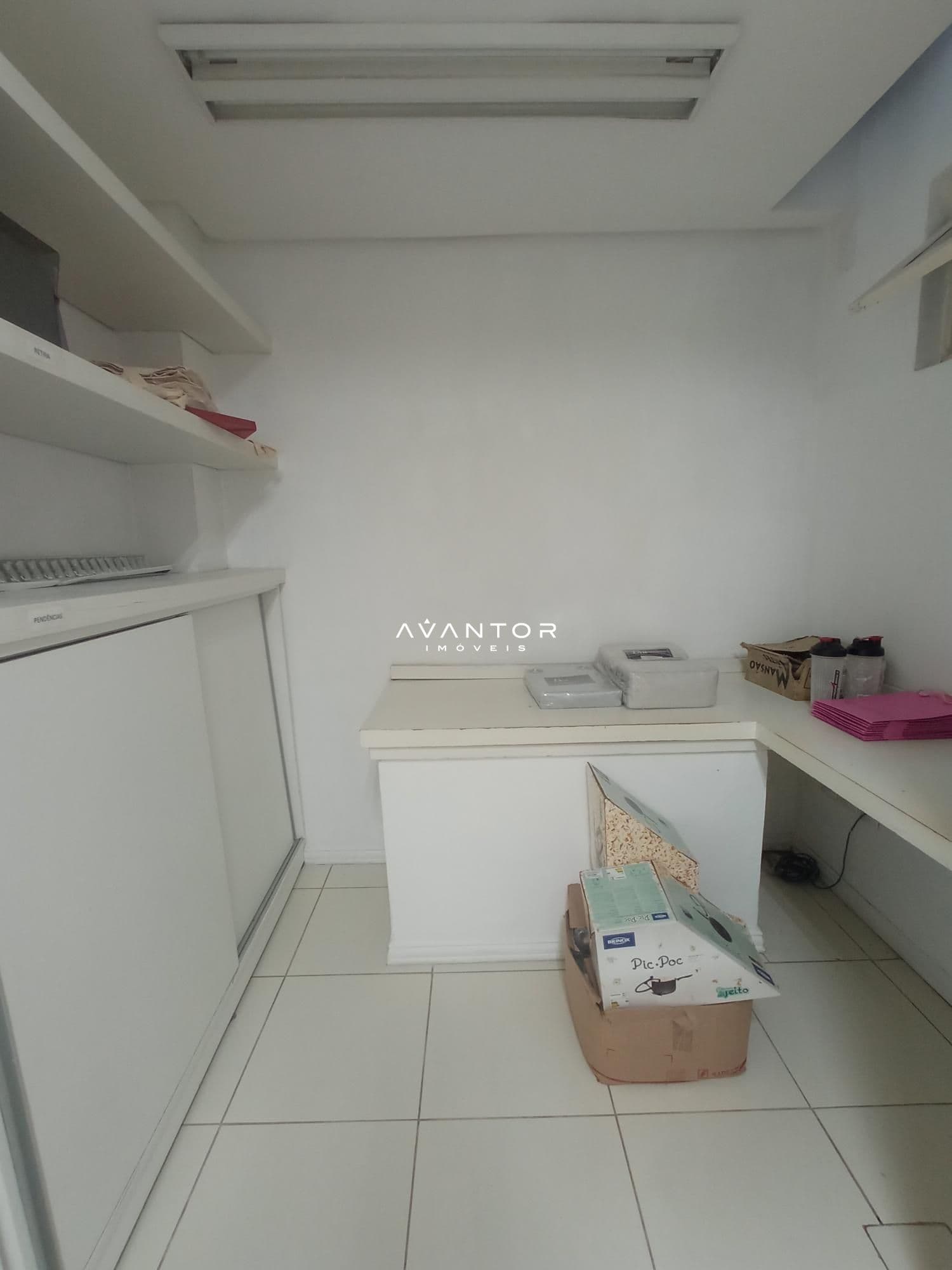 Sala Comercial com 3 salas para alugar em Nossa Senhora Medianeira, Santa Maria/RS — foto 11 de 16