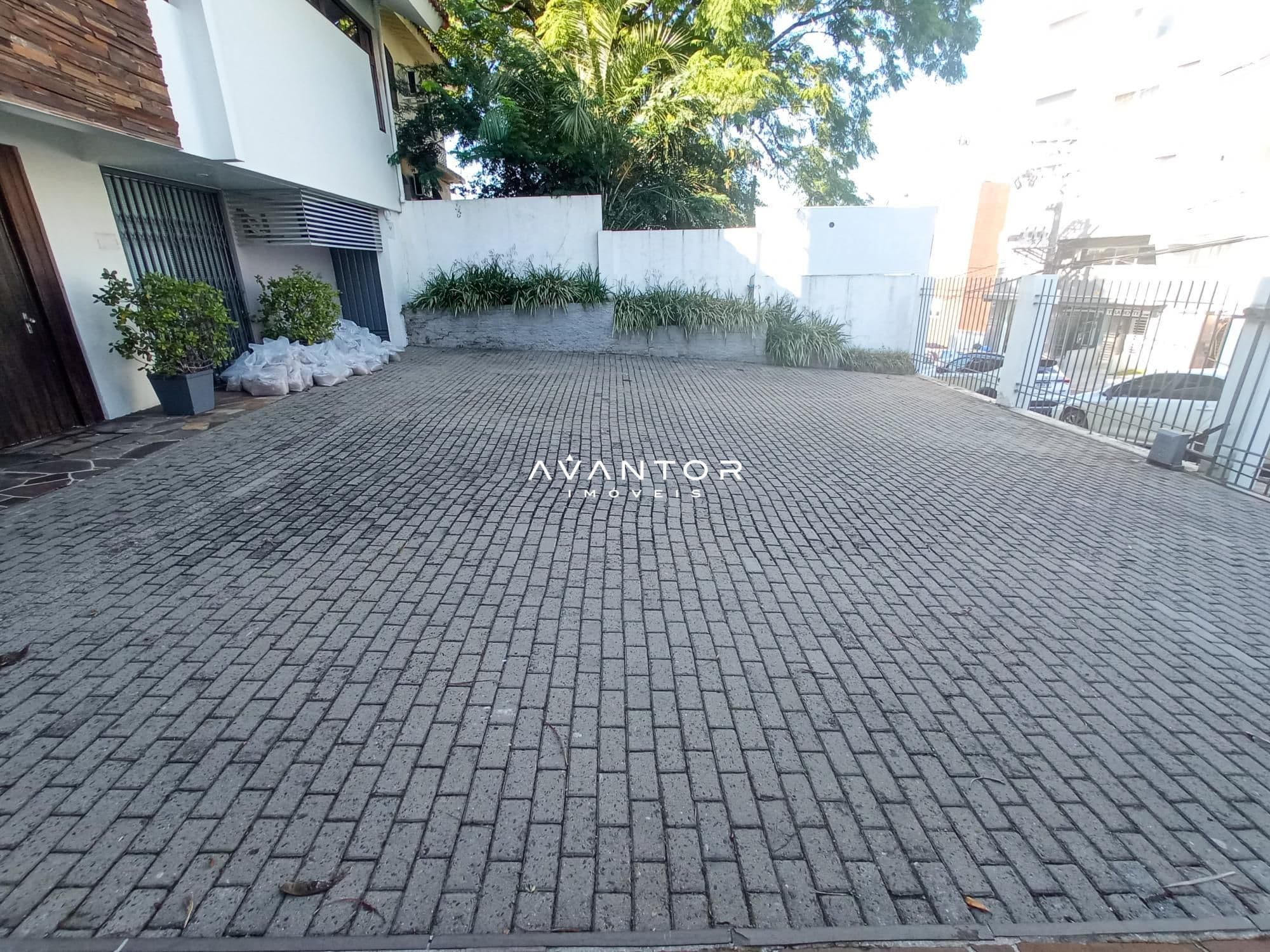 Sala Comercial com 3 salas para alugar em Nossa Senhora Medianeira, Santa Maria/RS — foto 15 de 16