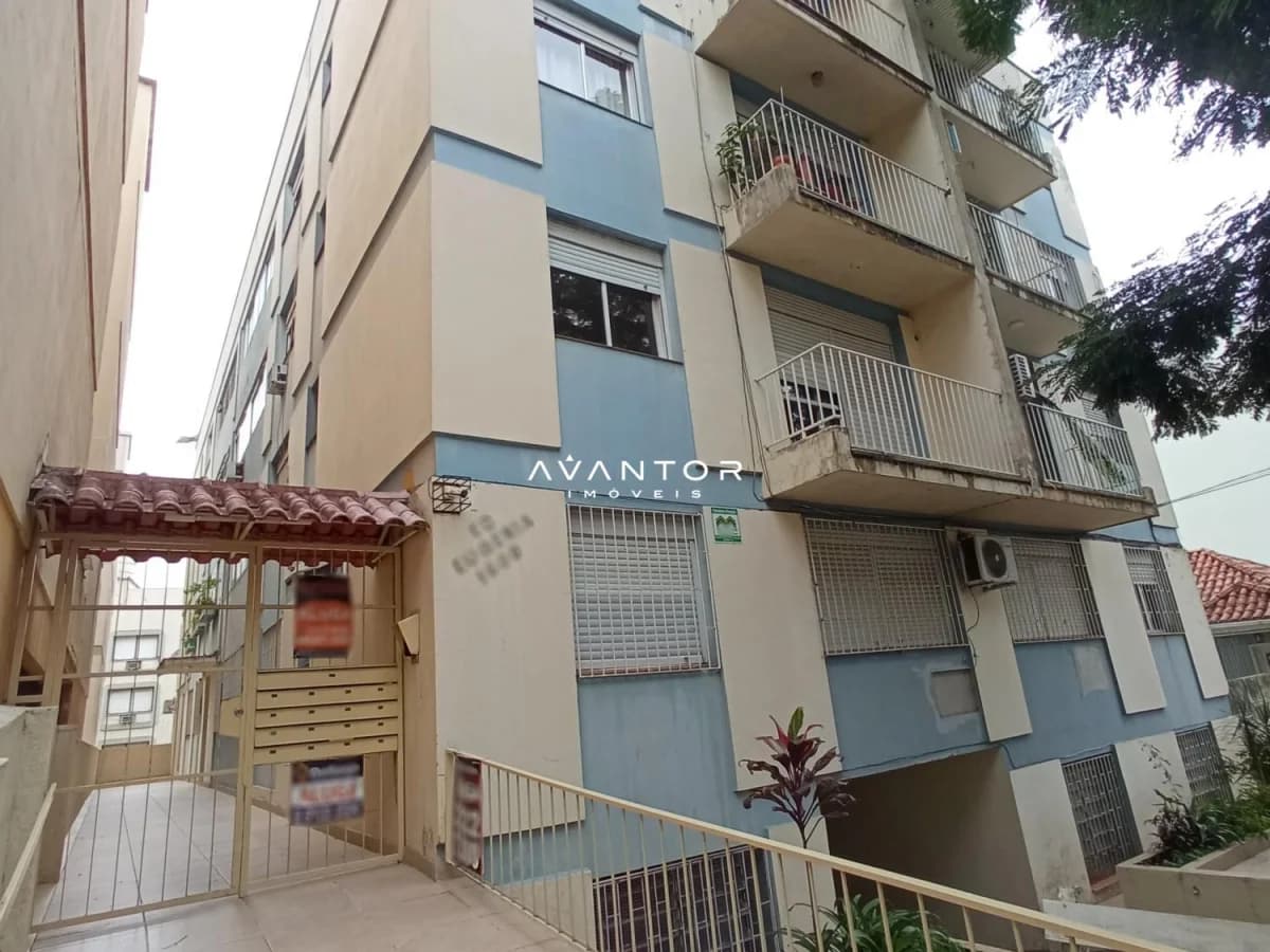 Fachada do prédio com sacadas — Apartamento com 2 quartos à venda no Edifício Eugenia, em Centro, Santa Maria/RS