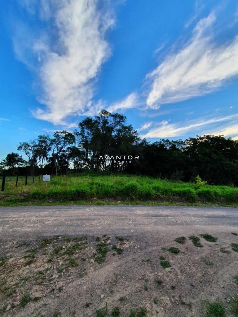 Terreno com árvores e cerca — Terreno à venda em Novo Pinhal, Itaara/RS