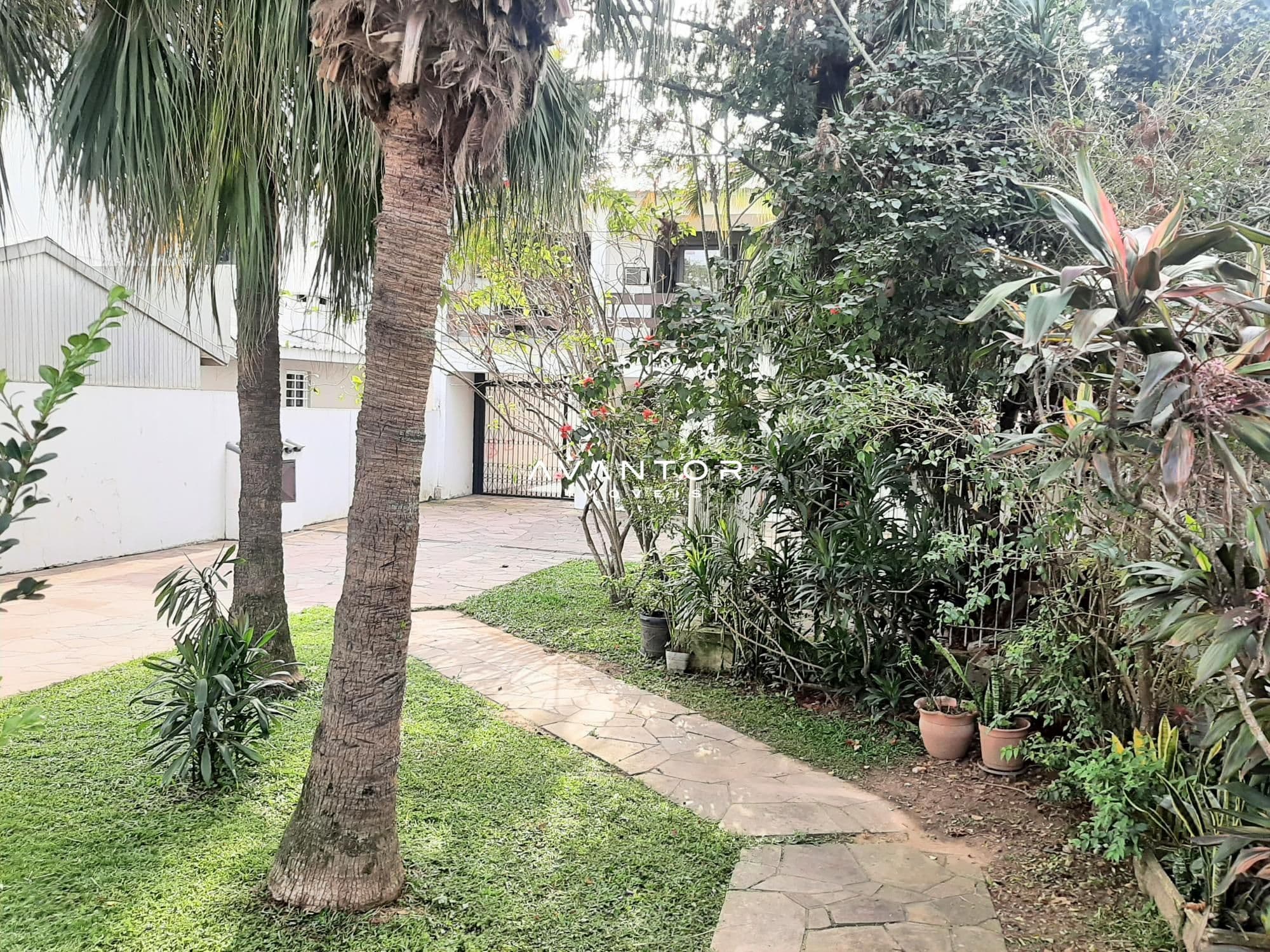 Pátio - Jardim — Terreno à venda em Nossa Senhora das Dores, Santa Maria/RS