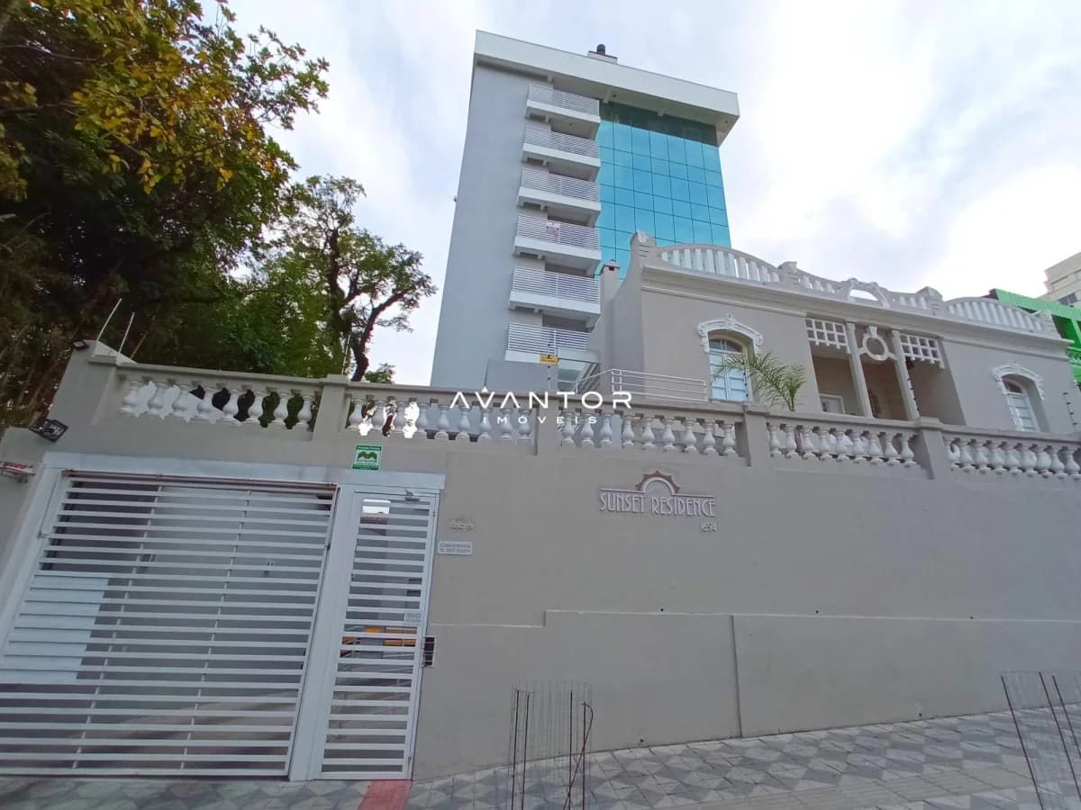 Fachada do prédio com portão — Apartamento com 2 quartos à venda no Sunset Residence, em Centro, Santa Maria/RS