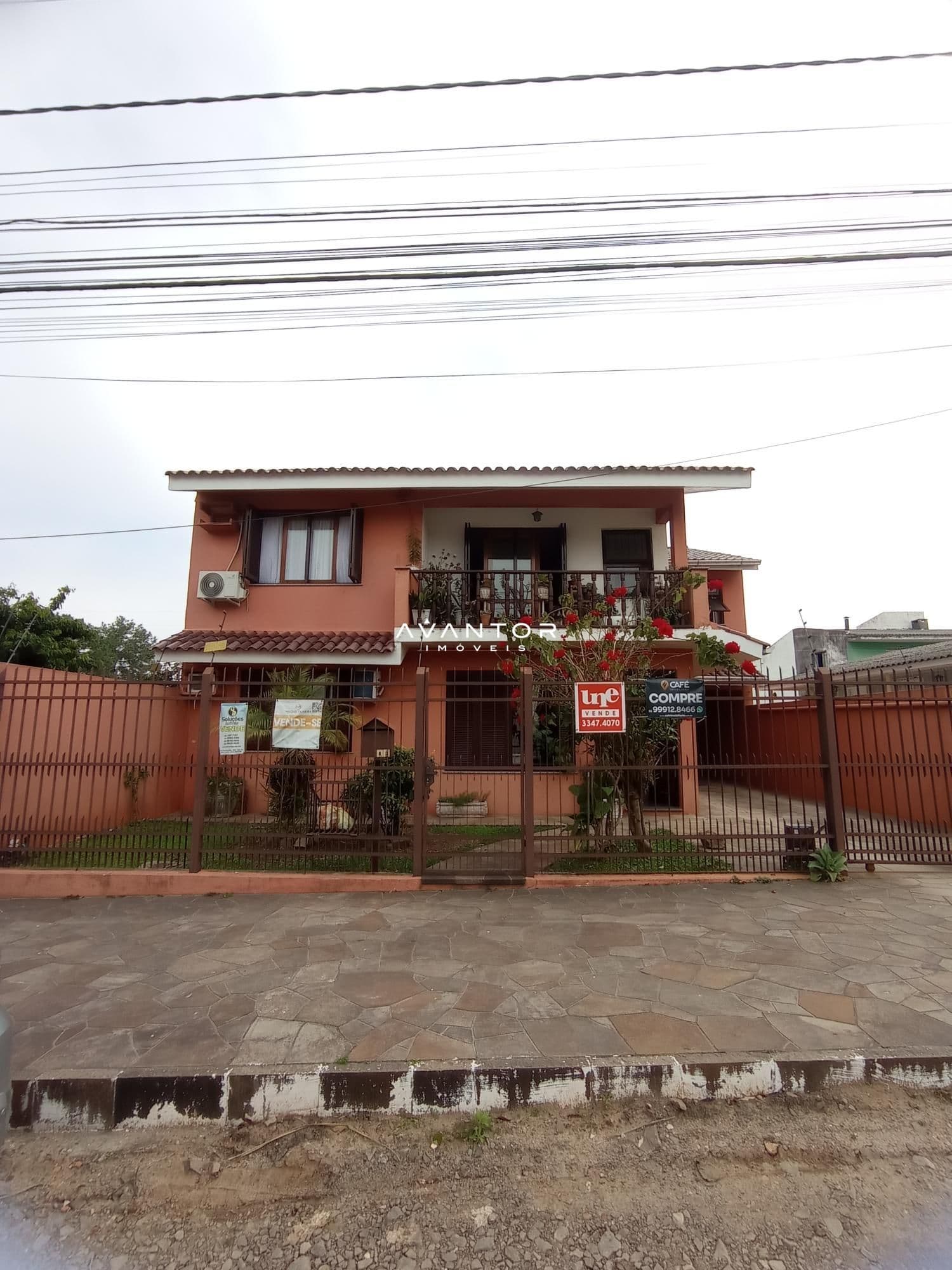 Fachada da casa com dois pavimentos — Casa com 6 quartos à venda em Dom Antônio Reis, Santa Maria/RS