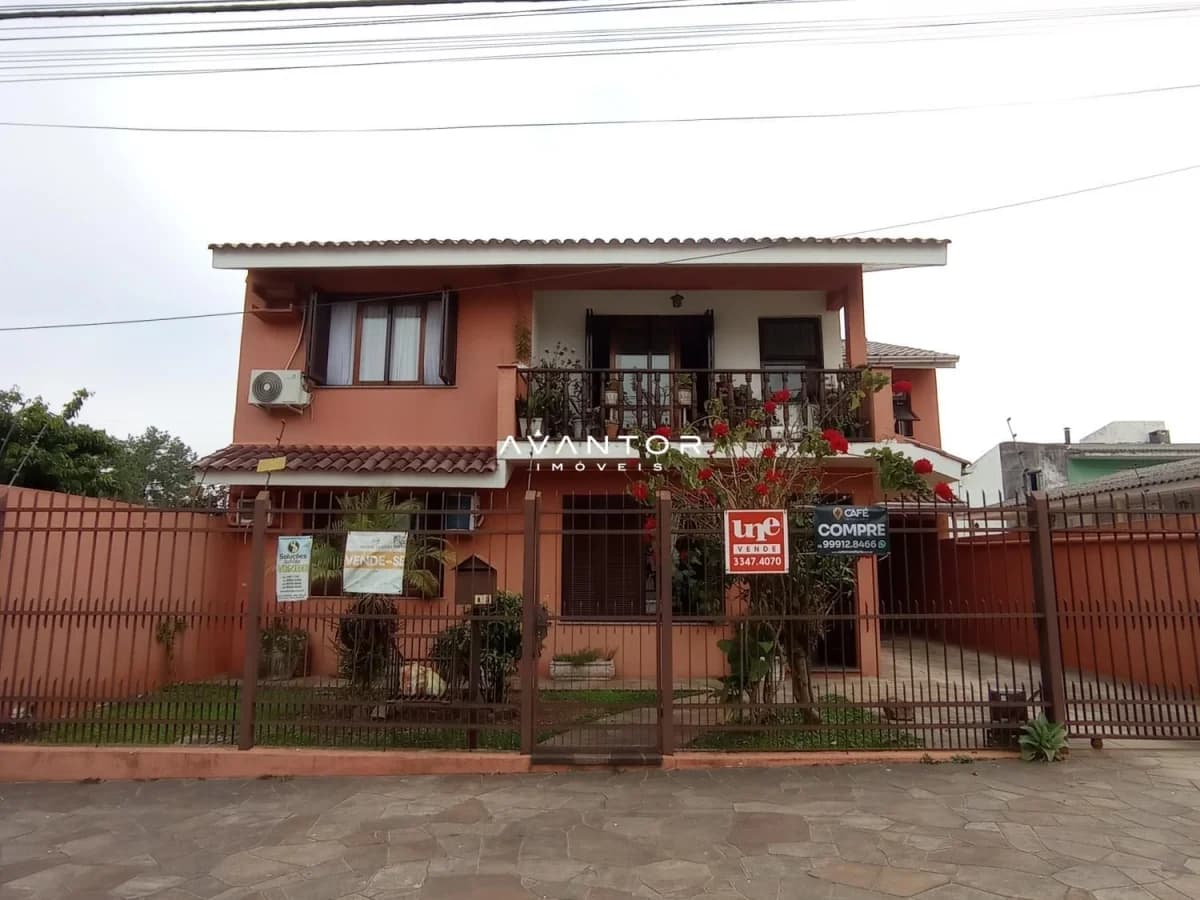 Fachada da casa com dois pavimentos — Casa com 6 quartos à venda em Dom Antônio Reis, Santa Maria/RS