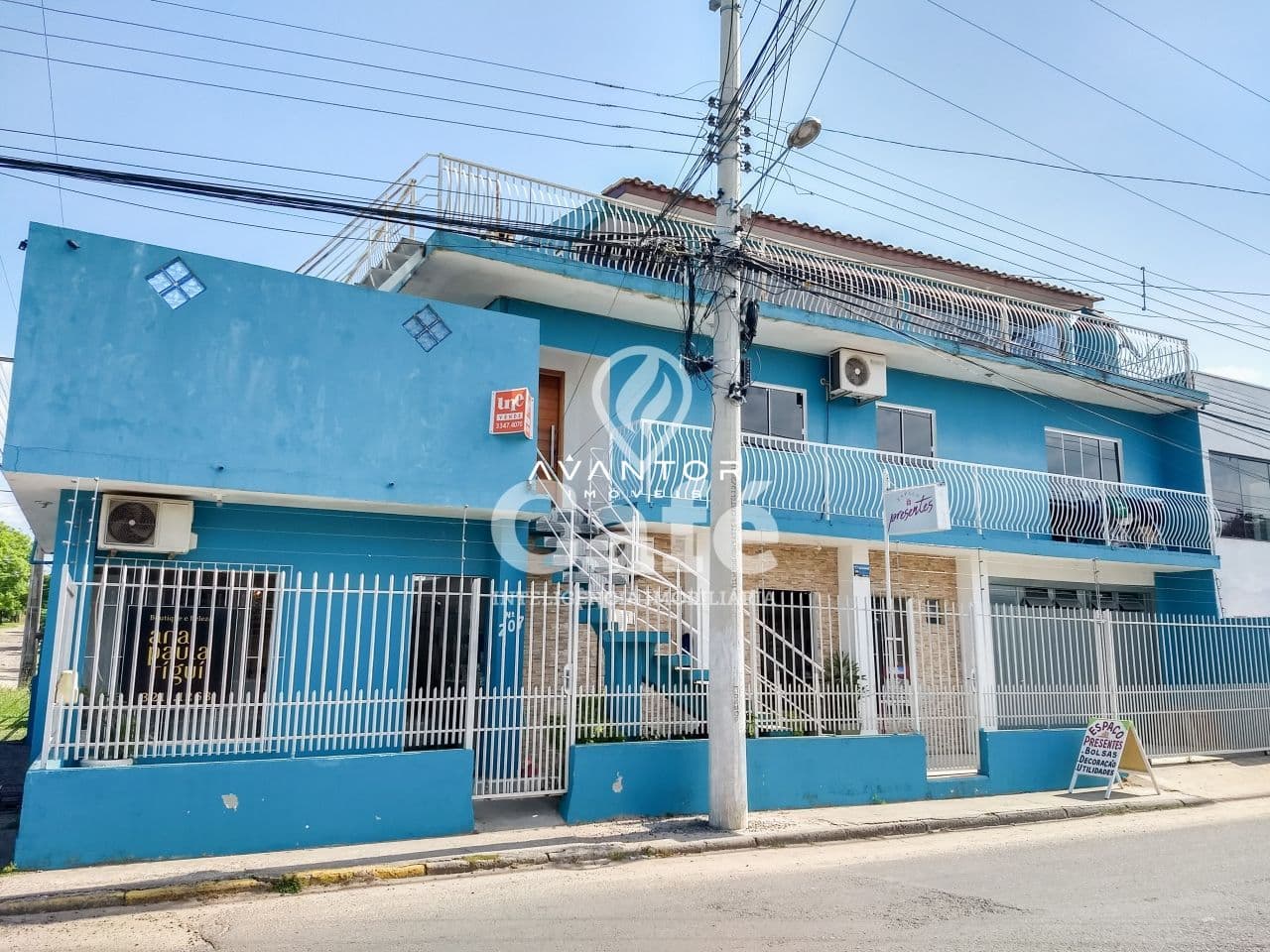 Fachada do prédio com pintura azul — Casa com 5 quartos à venda em Pinheiro Machado, Santa Maria/RS