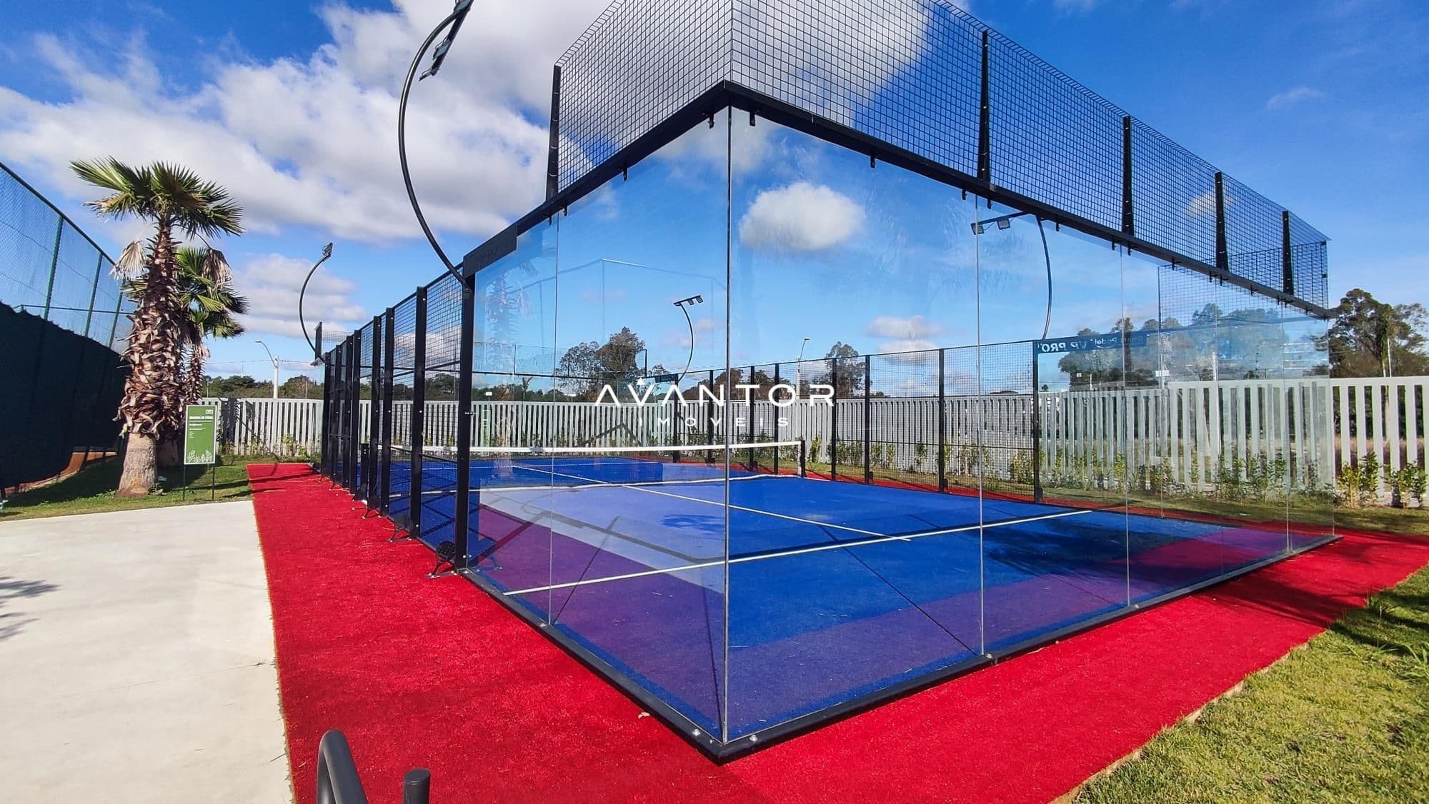 Quadra de padel com piso vermelho — Terreno à venda no CASAVIVA, em Camobi, Santa Maria/RS