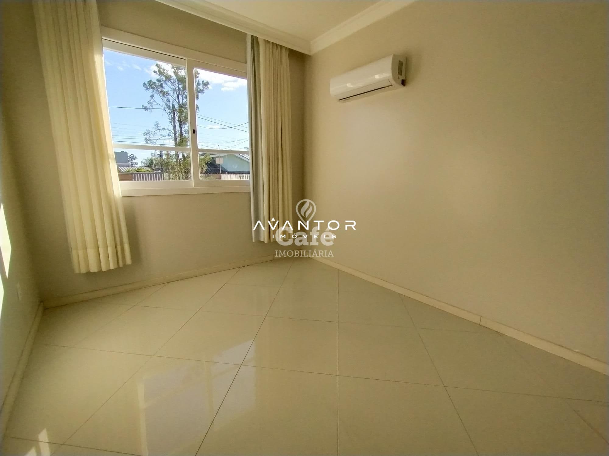 Casa com 4 quartos à venda em Tomazetti, Santa Maria/RS — foto 17 de 33