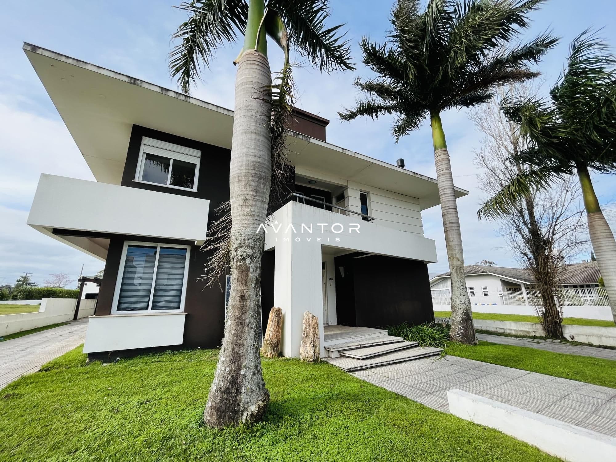 Fachada da casa com garagem — Casa com 3 quartos à venda no Condomínio Morada do Lago, em Tomazetti, Santa Maria/RS