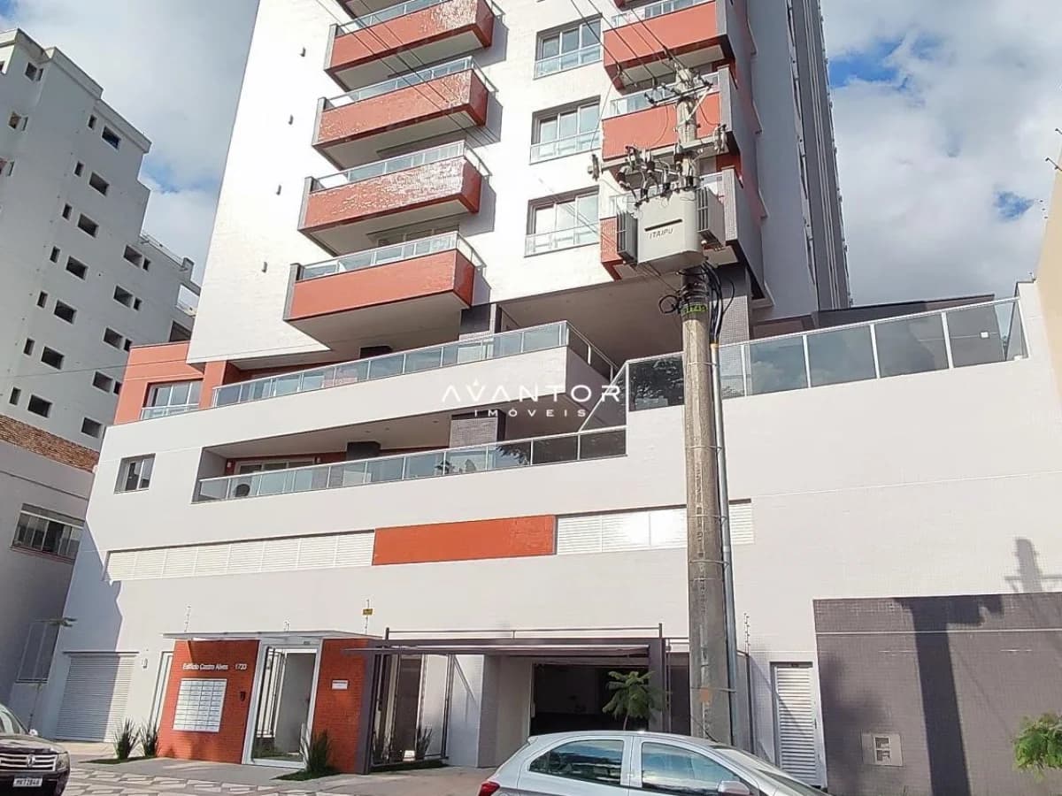 Fachada do prédio com sacadas — Residencial Castro Alves, Nossa Senhora Medianeira, Santa Maria/RS