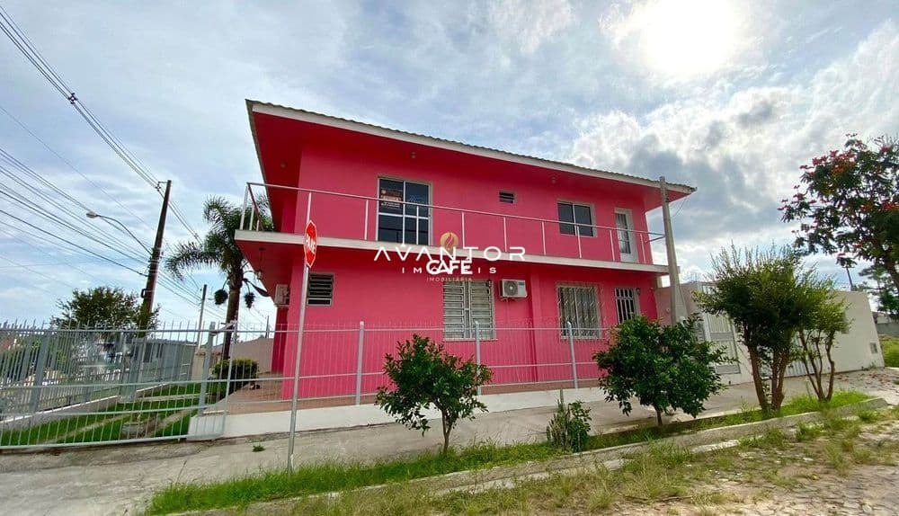 Fachada da casa com duas plantas — Apartamento com 1 quarto para alugar em Camobi, Santa Maria/RS