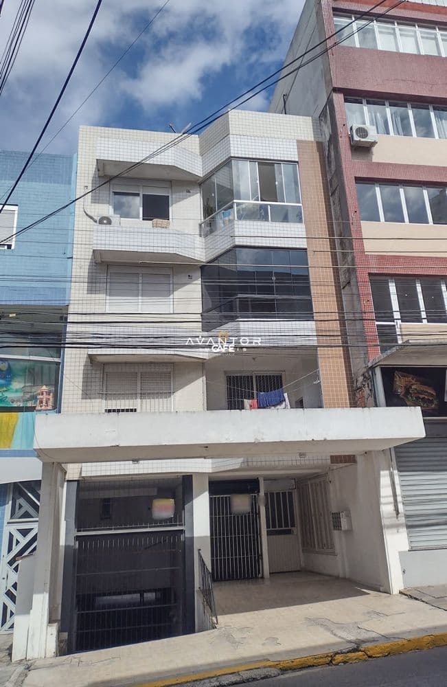 Fachada do edifício com sacadas — Studio com 1 quarto para alugar em Centro, Santa Maria/RS