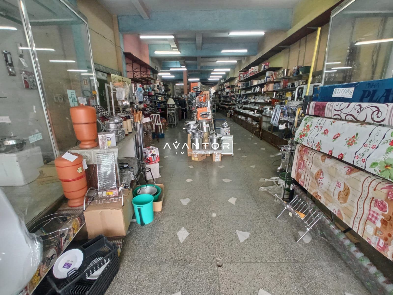 Loja com 5 salas para alugar em Centro, Santa Maria/RS — foto 2 de 12