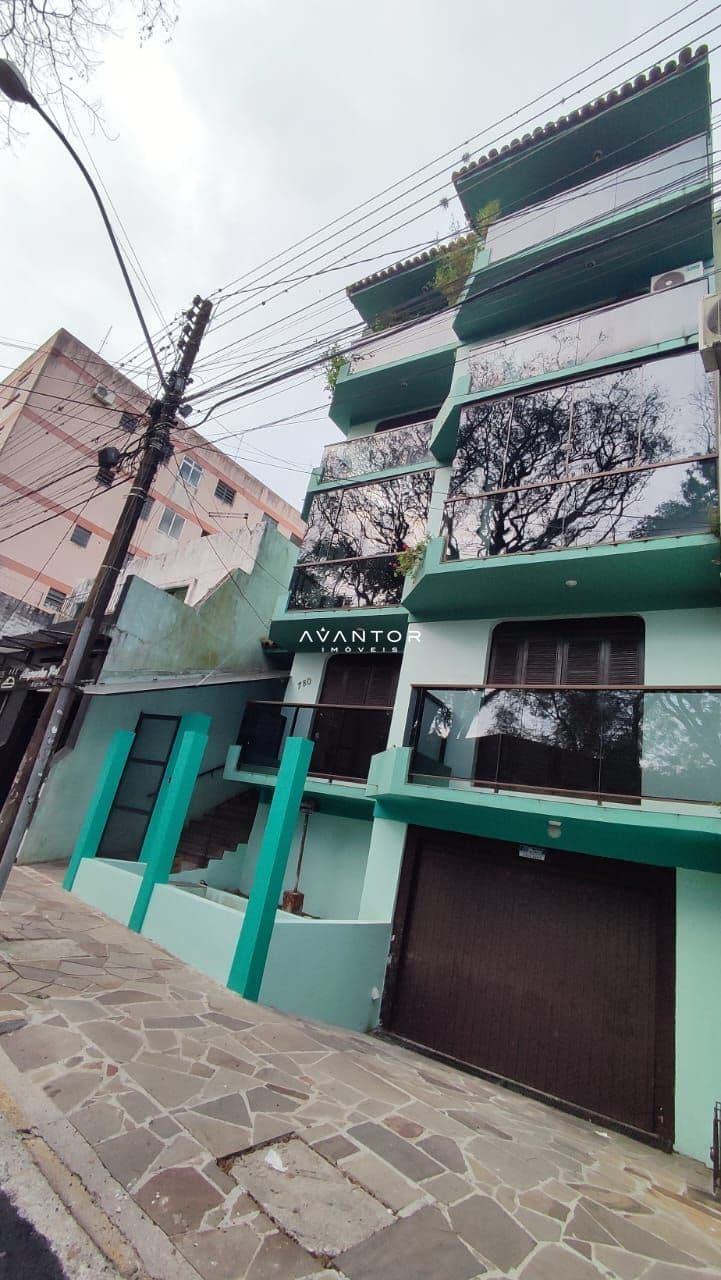 Fachada da casa com sacada — Apartamento com 2 quartos à venda em Nossa Senhora de Fátima, Santa Maria/RS
