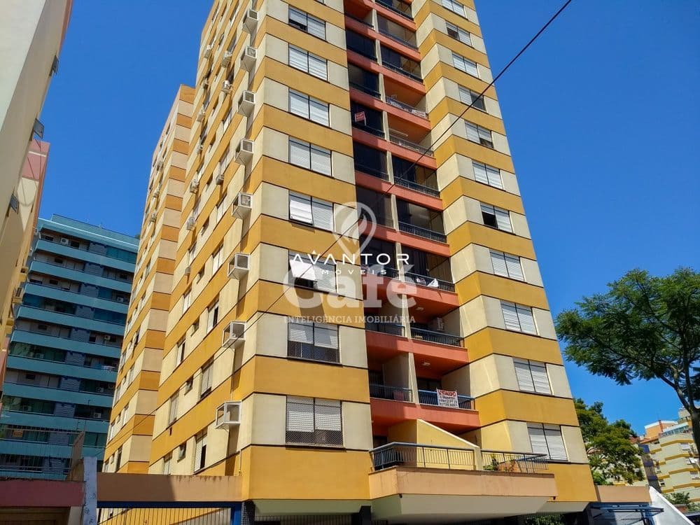 Fachada do prédio com sacadas — Apartamento com 3 quartos à venda em Centro, Santa Maria/RS