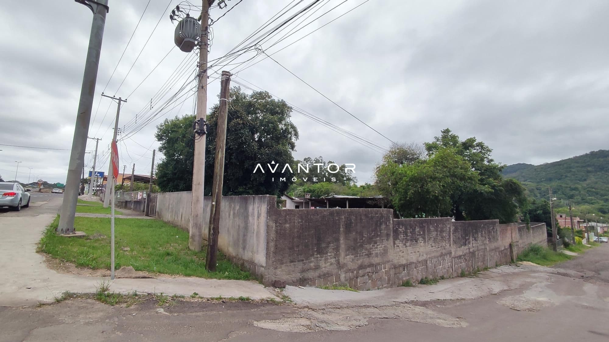 Terreno com muro de proteção — Terreno à venda em Km 3, Santa Maria/RS