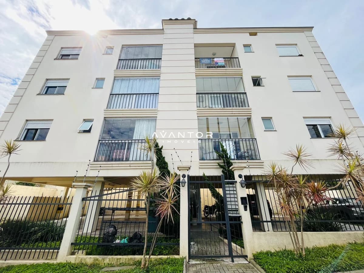 Fachada do prédio com sacadas — Apartamento com 2 quartos à venda em Nossa Senhora de Lourdes, Santa Maria/RS