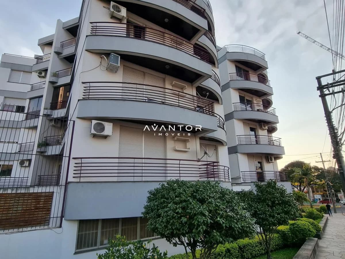 Fachada do prédio com sacadas — Apartamento com 3 quartos à venda no Residencial Dutra, em Centro, Santa Maria/RS