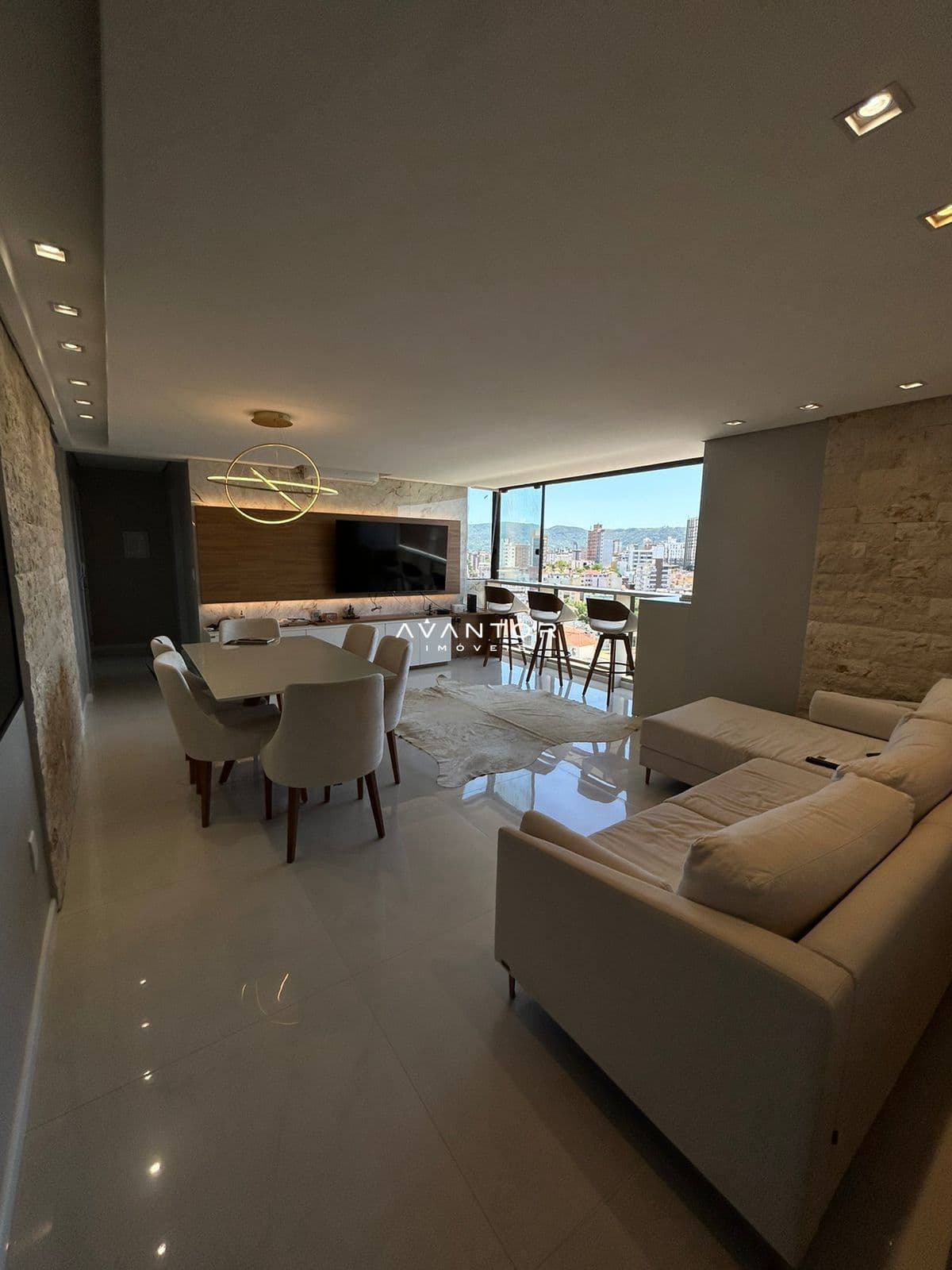 Sala de estar integrada com vista da cidade — Apartamento com 1 quarto à venda em Nossa Senhora Medianeira, Santa Maria/RS