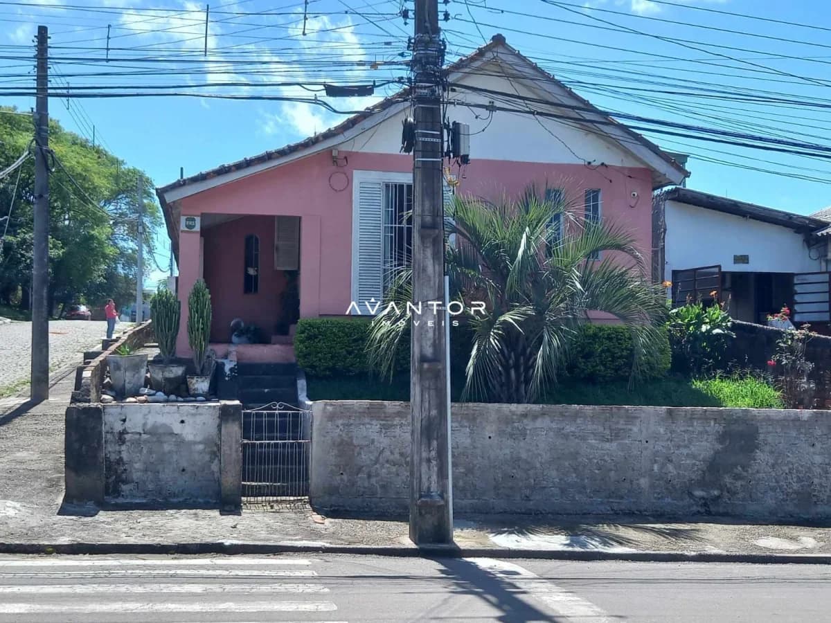 Fachada da casa com garden — Casa com 3 quartos à venda em Juscelino Kubitschek, Santa Maria/RS