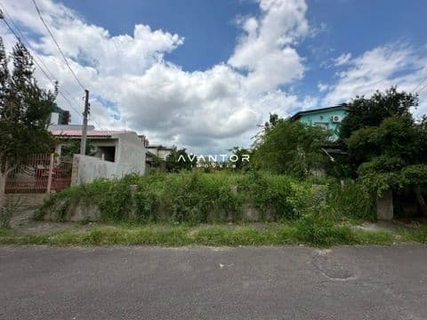 Terreno com vegetação e construções — Terreno à venda em Nonoai, Santa Maria/RS
