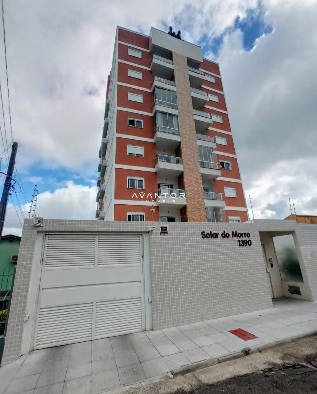 Fachada do prédio com garagem — Apartamento com 2 quartos à venda em Passo D'Areia, Santa Maria/RS