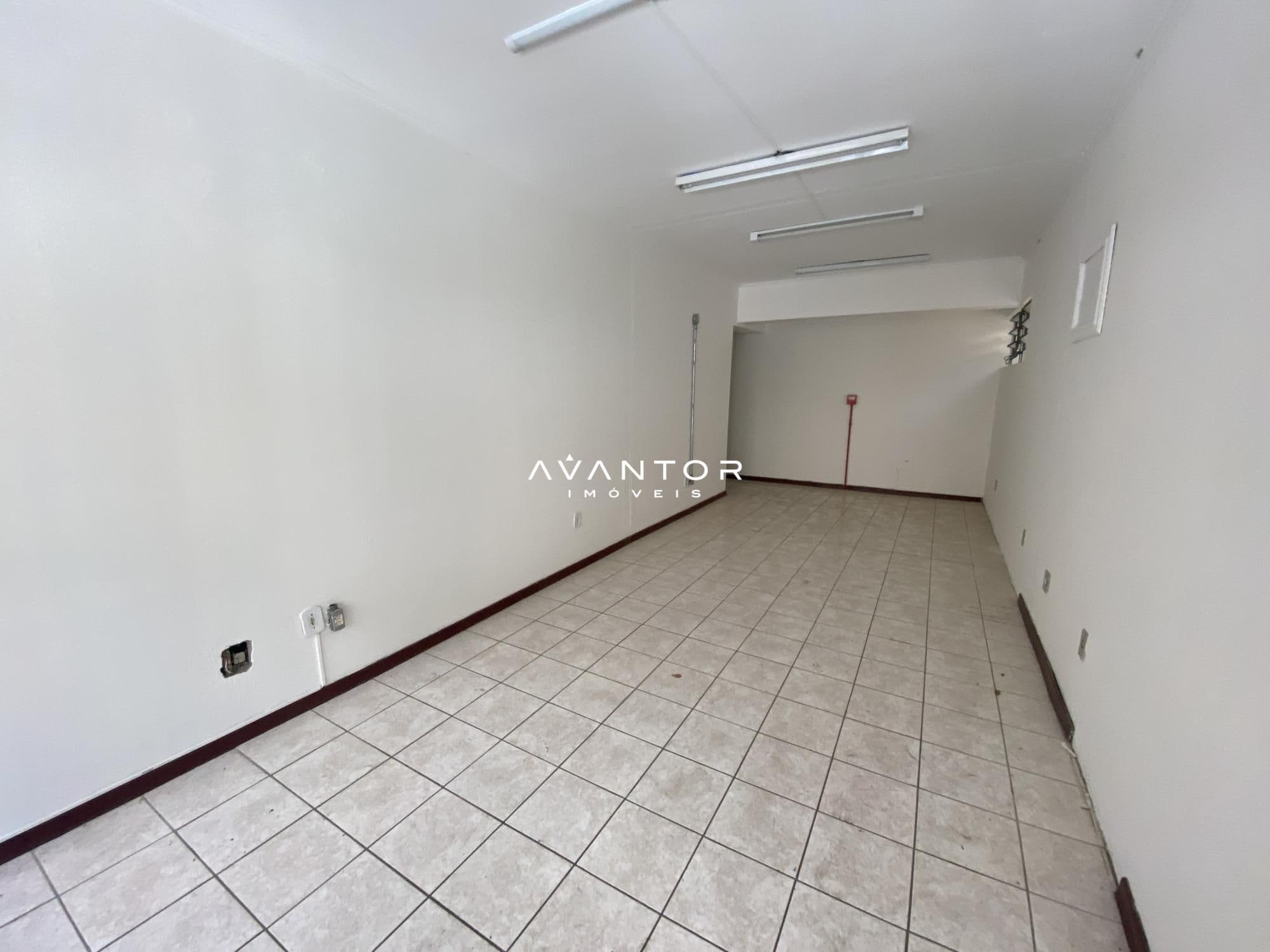 Loja com 1 sala à venda em Bonfim, Santa Maria/RS — foto 2 de 4