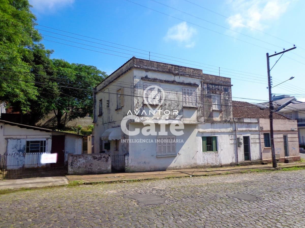 Casa de esquina. Exclusiva com projeto diferenciado — Casa com 8 quartos à venda em Presidente João Goulart, Santa Maria/RS