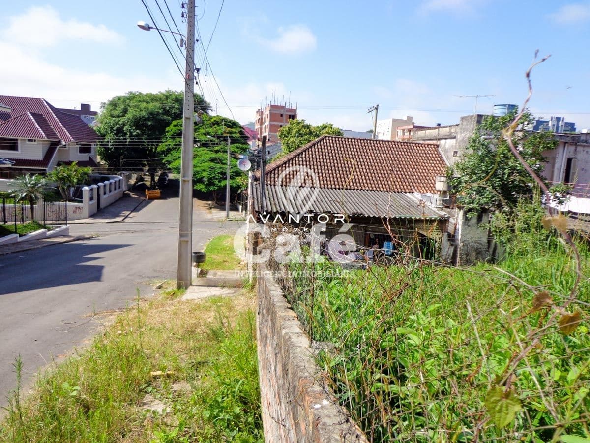 Casa de esquina. Exclusiva com projeto diferenciado — Casa com 8 quartos à venda em Presidente João Goulart, Santa Maria/RS