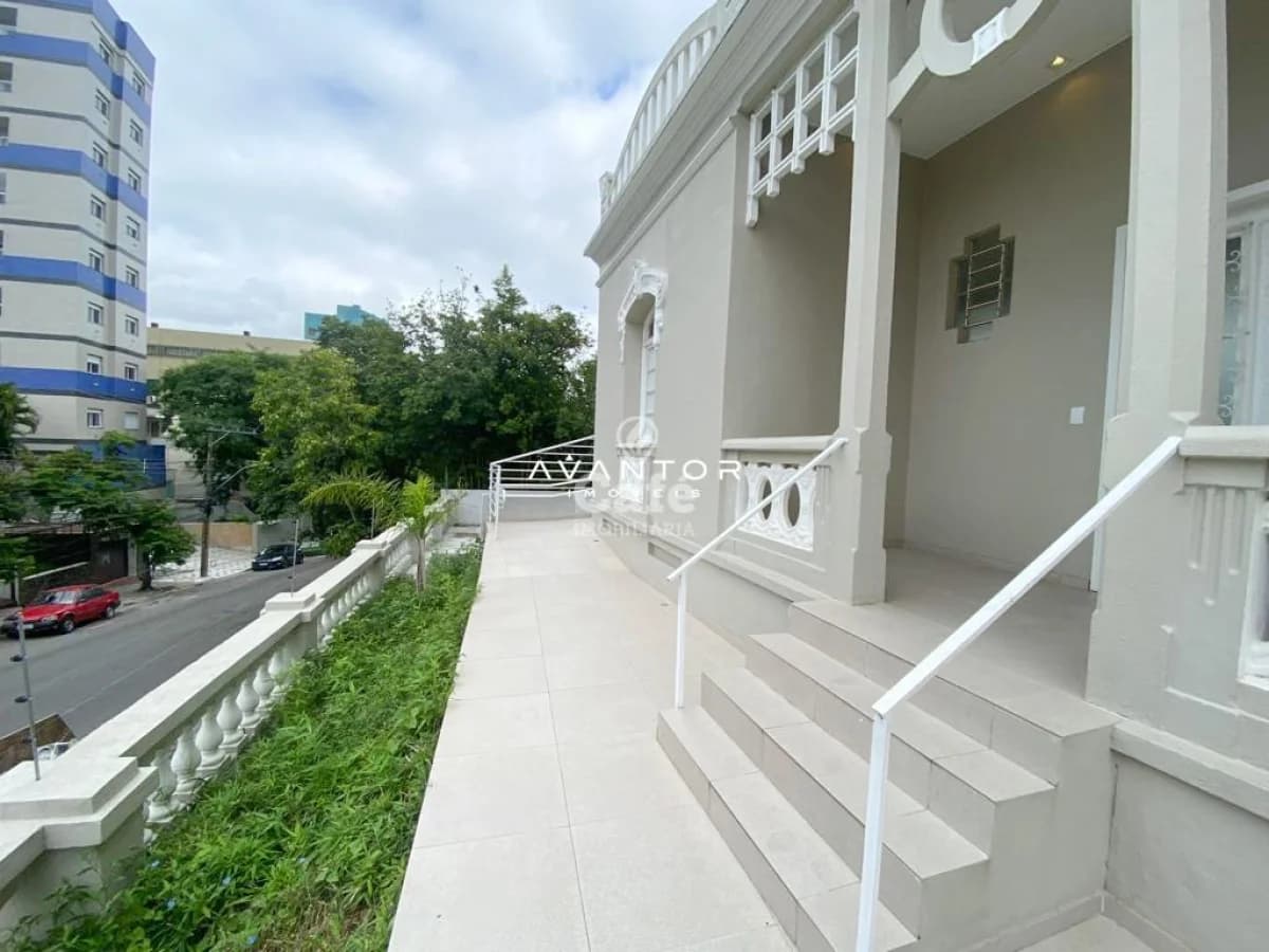 Sacada com vista para rua — Sunset Residence, Centro, Santa Maria/RS