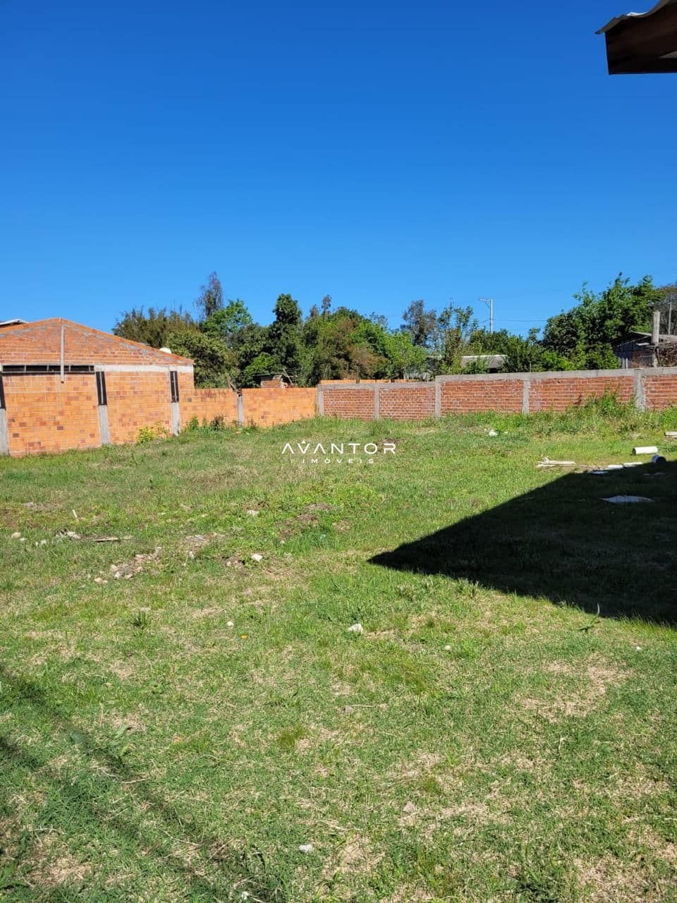 Terreno com construção em andamento — Terreno à venda em Caturrita, Santa Maria/RS