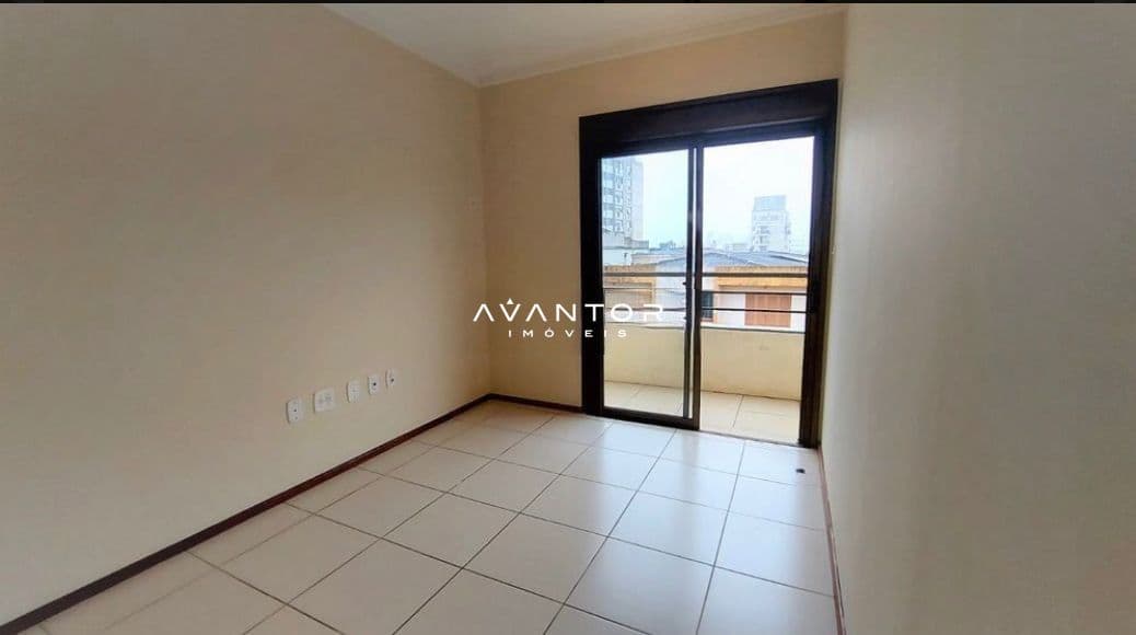 Dormitório com acesso à sacada — Apartamento com 3 quartos à venda no Residencial Dr. Ney D'Ávilla, em Bonfim, Santa Maria/RS