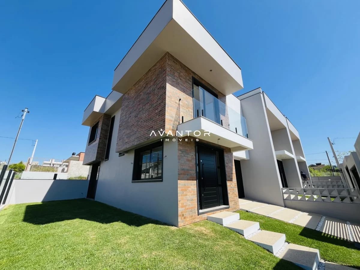 Fachada da casa com garagem — Casa com 3 quartos à venda no Villaggio Di Napoli, em Camobi, Santa Maria/RS