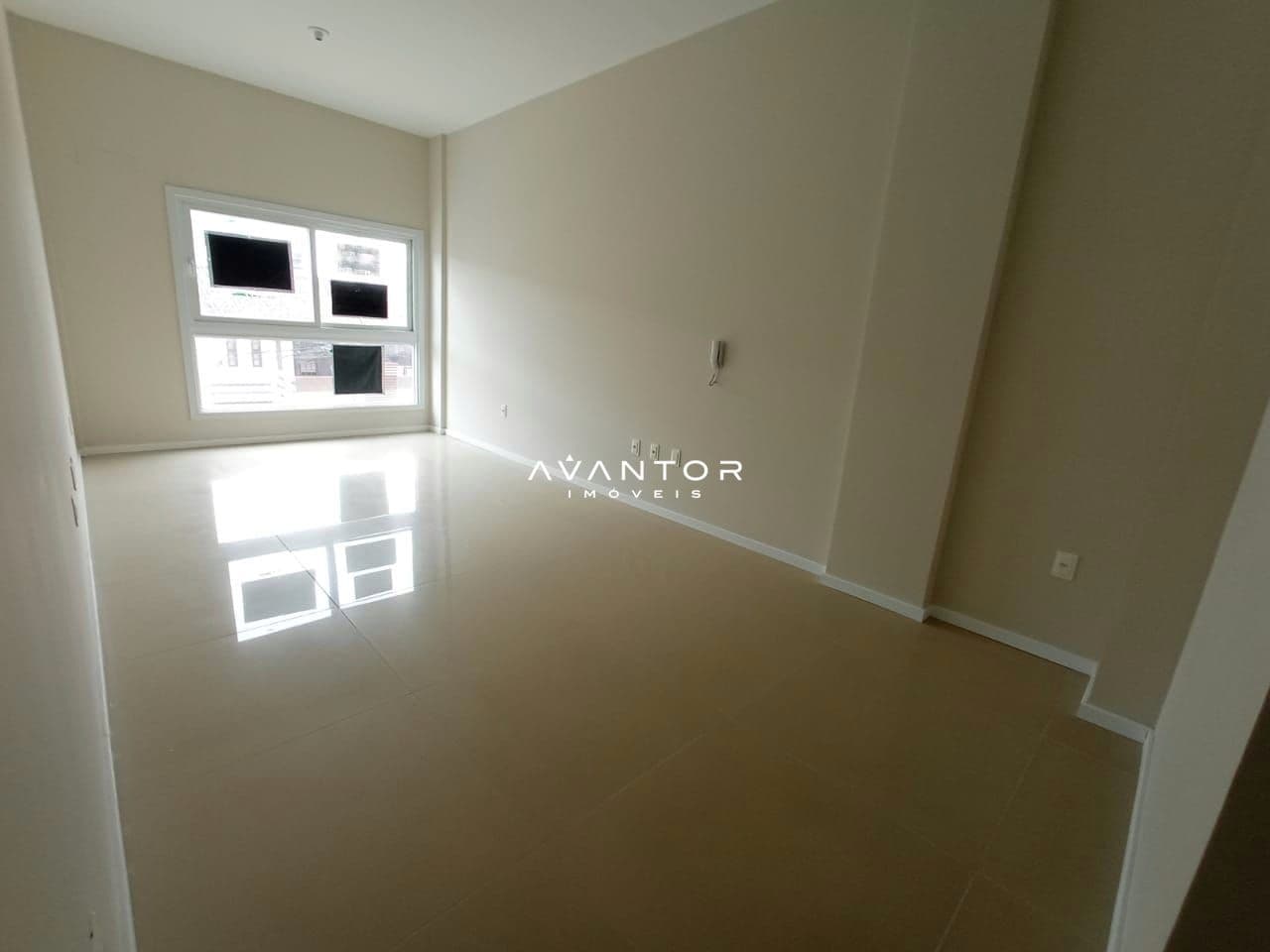 Sala Comercial com 1 sala para alugar no Residencial Don Alfaya, em Camobi, Santa Maria/RS — foto 3 de 7