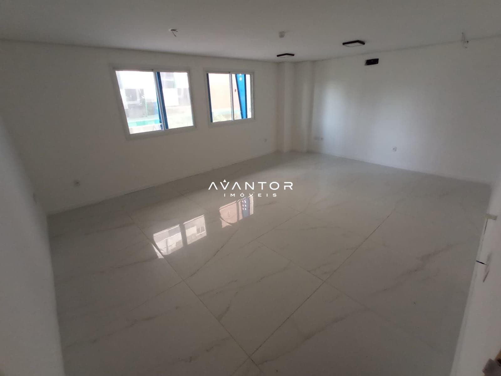 Sala Comercial com 1 sala para alugar no Residencial Espírito Santo, em Centro, Santa Maria/RS — foto 3 de 5