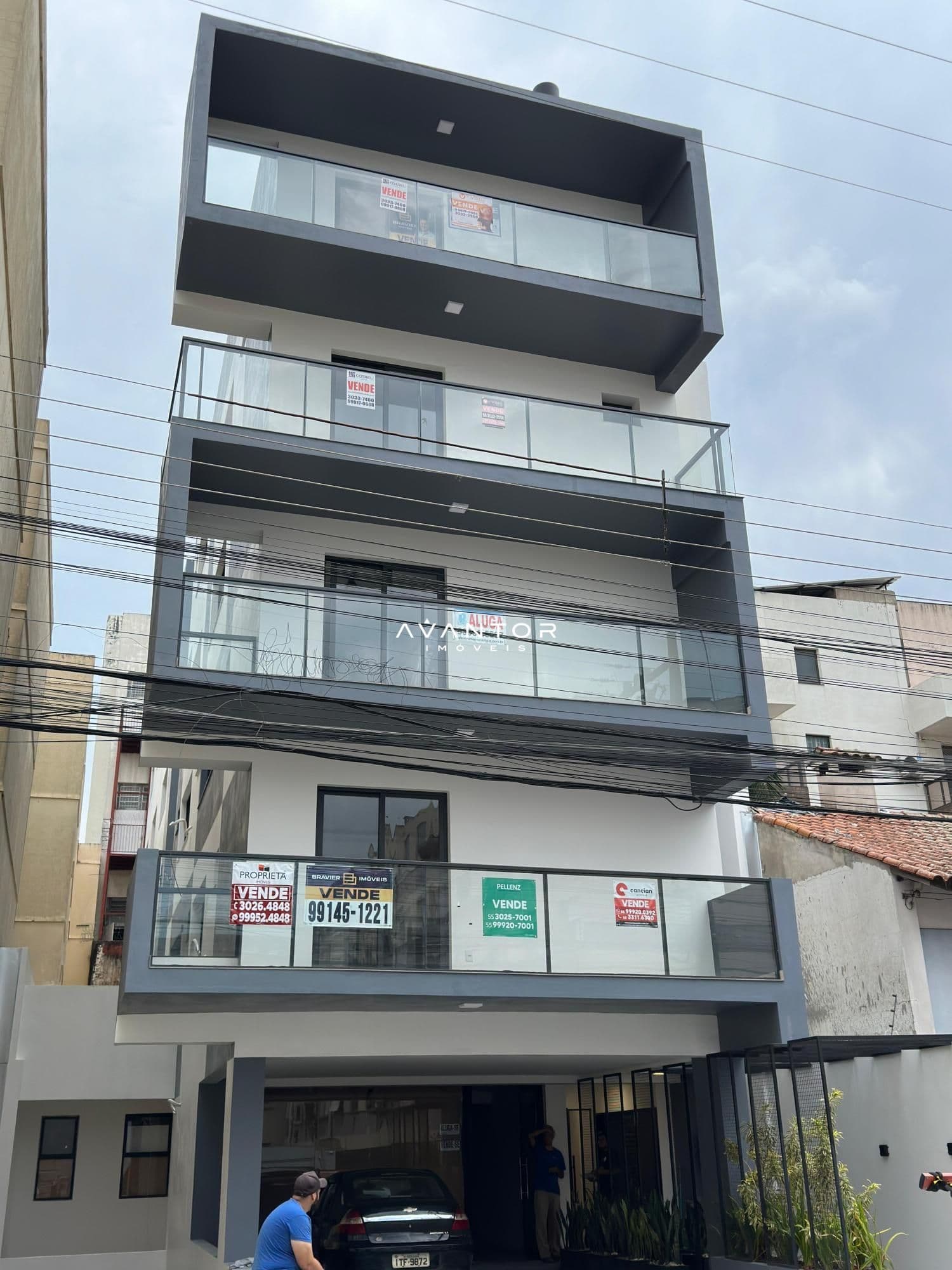 Fachada do prédio com sacadas — Apartamento com 1 quarto à venda no Residencial Living 154, em Centro, Santa Maria/RS