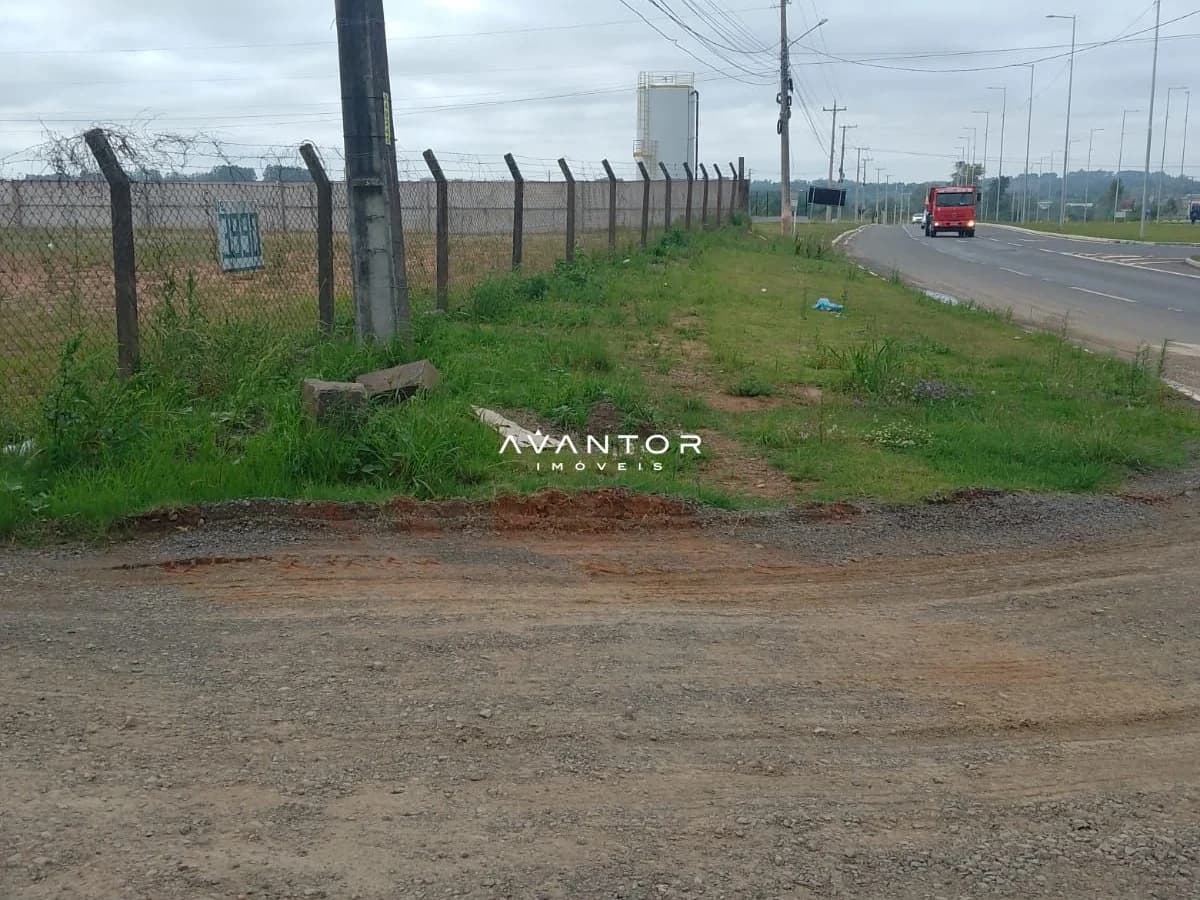 Terreno em área comercial com acesso à rodovia — Terreno para alugar em Duque de Caxias, Santa Maria/RS