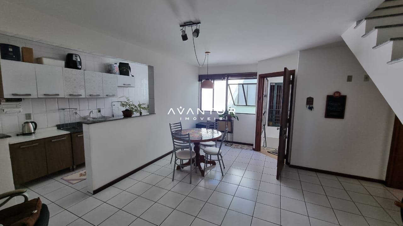 Cozinha integrada à sala de estar — Cobertura com 2 quartos à venda em Menino Jesus, Santa Maria/RS