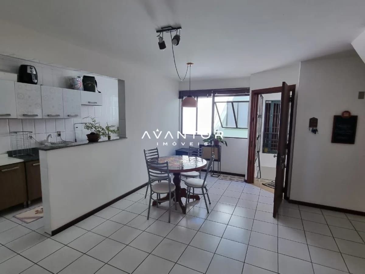 Cozinha integrada à sala de estar — Cobertura com 2 quartos à venda em Menino Jesus, Santa Maria/RS