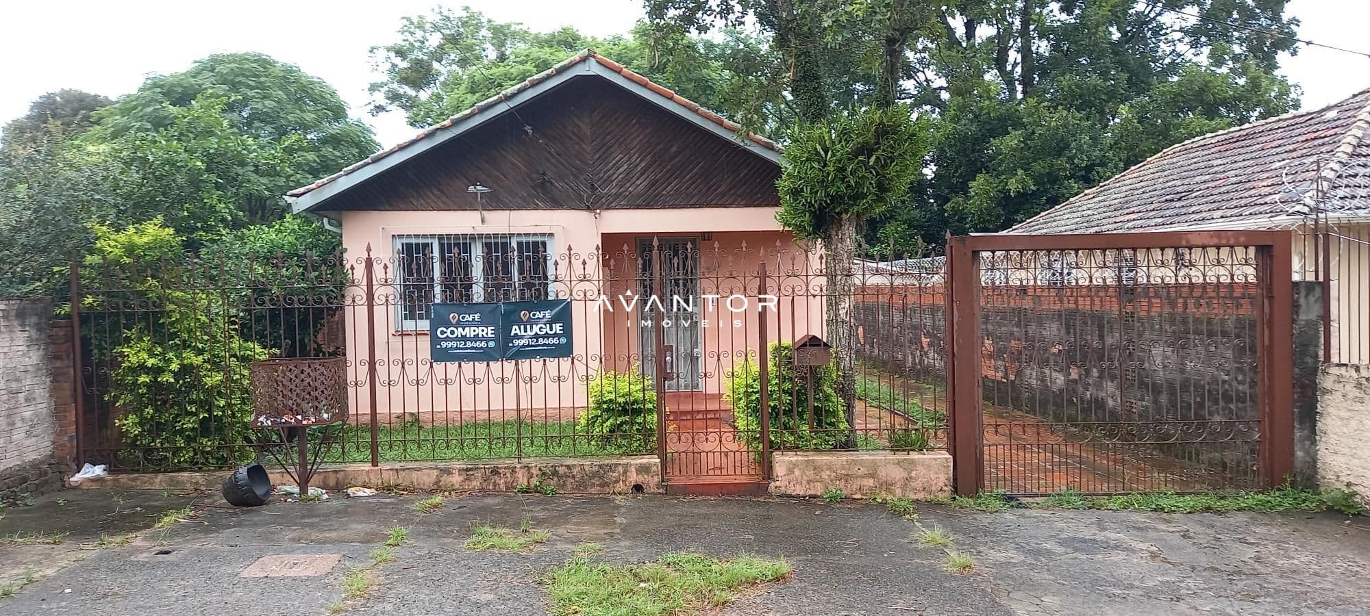 Fachada da casa com portão — Casa com 3 quartos à venda em Passo D'Areia, Santa Maria/RS