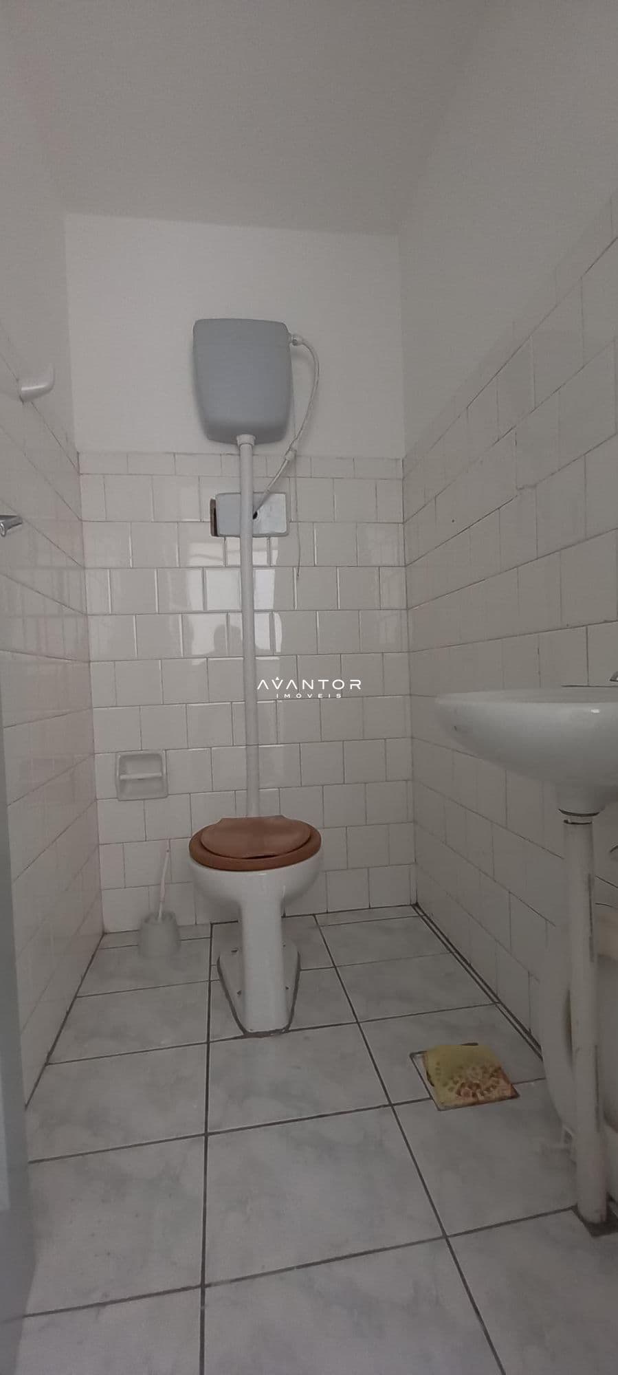 Banheiro auxiliar — Apartamento com 2 quartos à venda em Nossa Senhora do Rosário, Santa Maria/RS