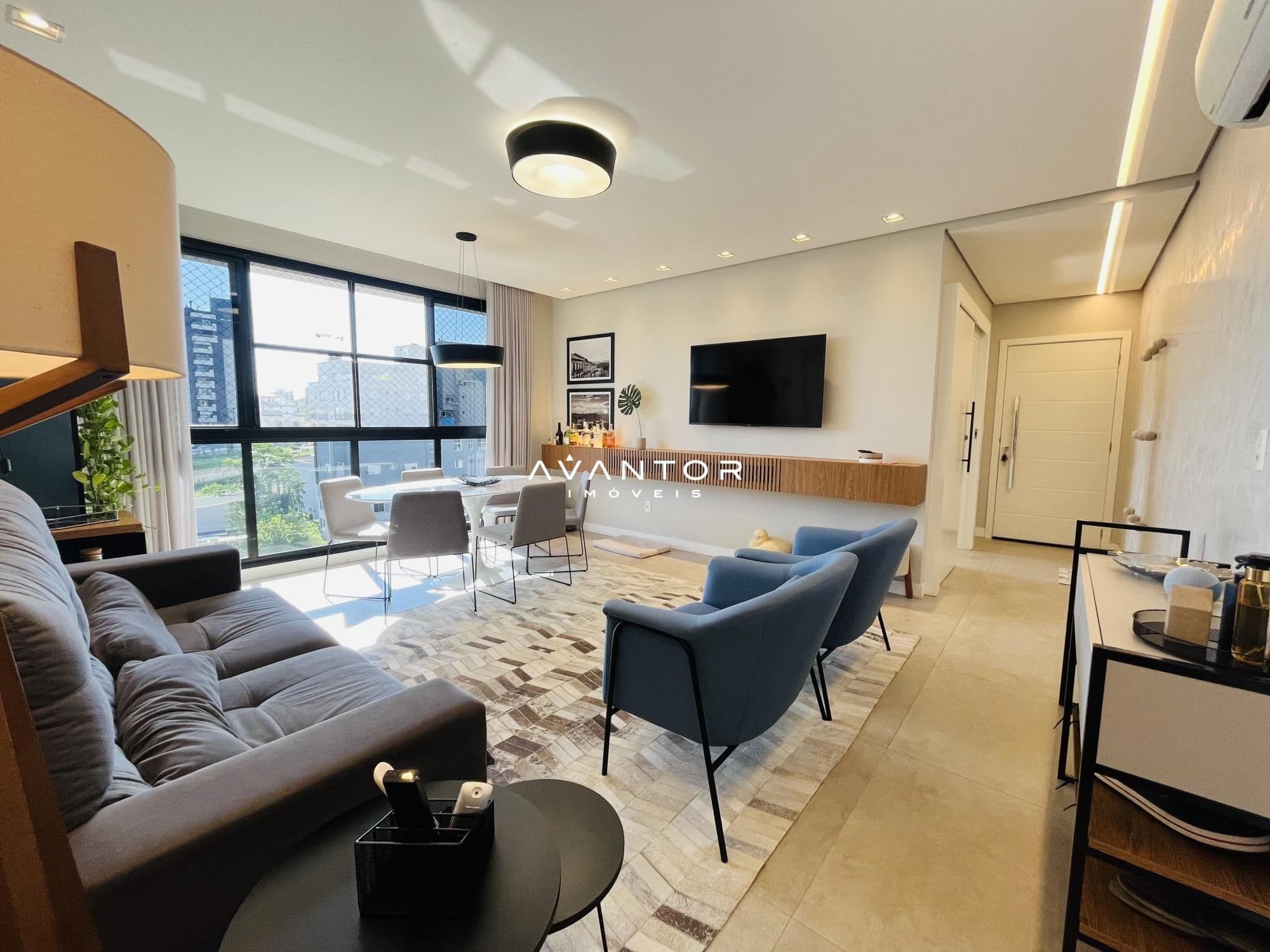 Sala de estar integrada com sacada e vista — Apartamento com 3 quartos à venda em Nossa Senhora de Lourdes, Santa Maria/RS