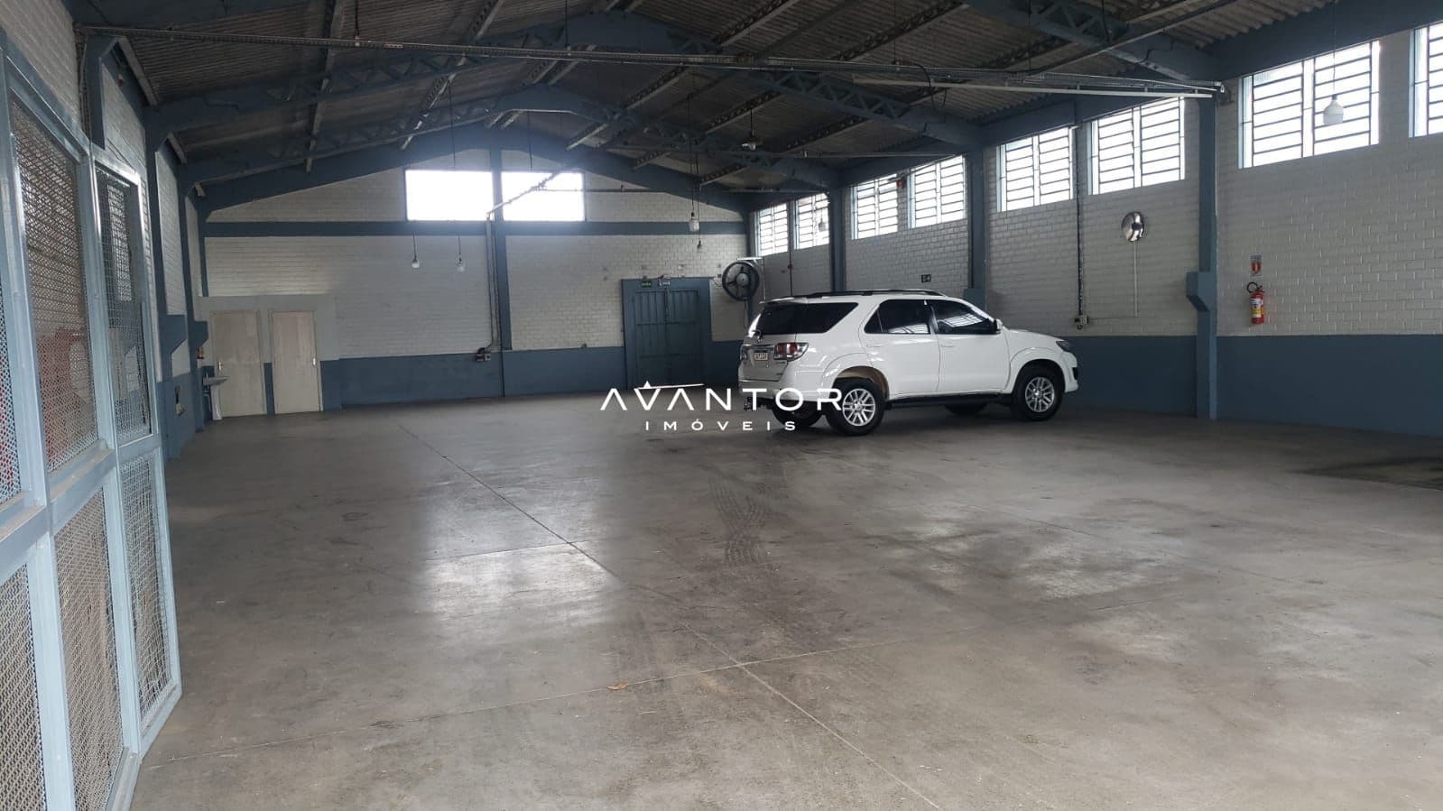 Pavilhão com 1 sala para alugar em Camobi, Santa Maria/RS — foto 2 de 16