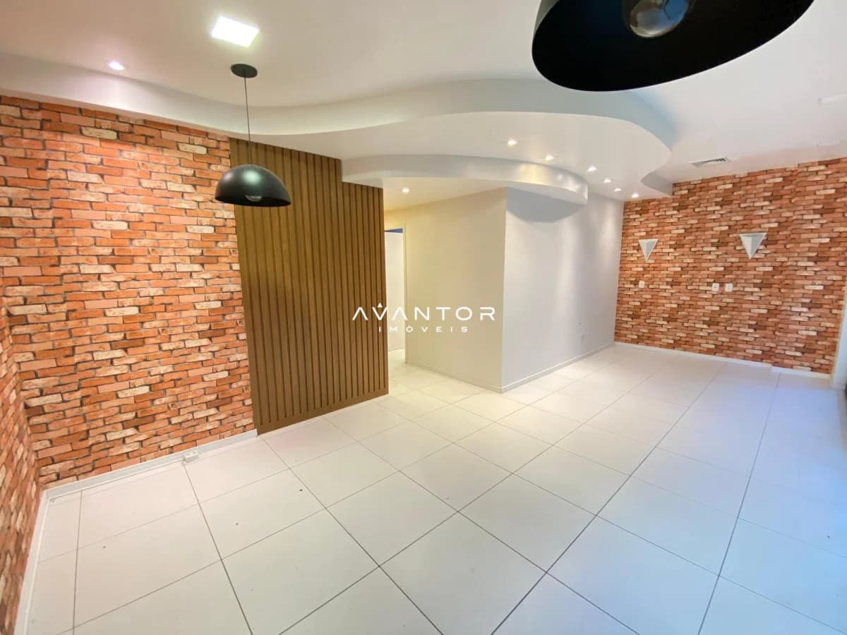 Sala com paredes em tijolo aparente — Sala Comercial com 1 sala à venda no Santa Maria Shopping, em Centro, Santa Maria/RS
