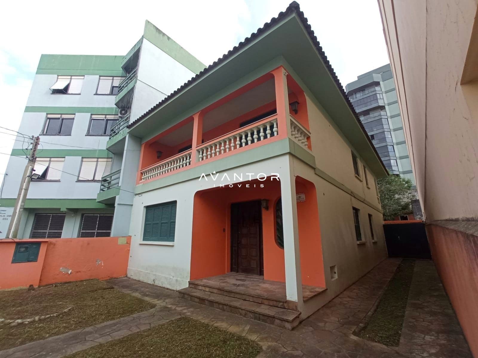 Casa com 4 quartos à venda em Nossa Senhora de Fátima, Santa Maria/RS — foto 2 de 38