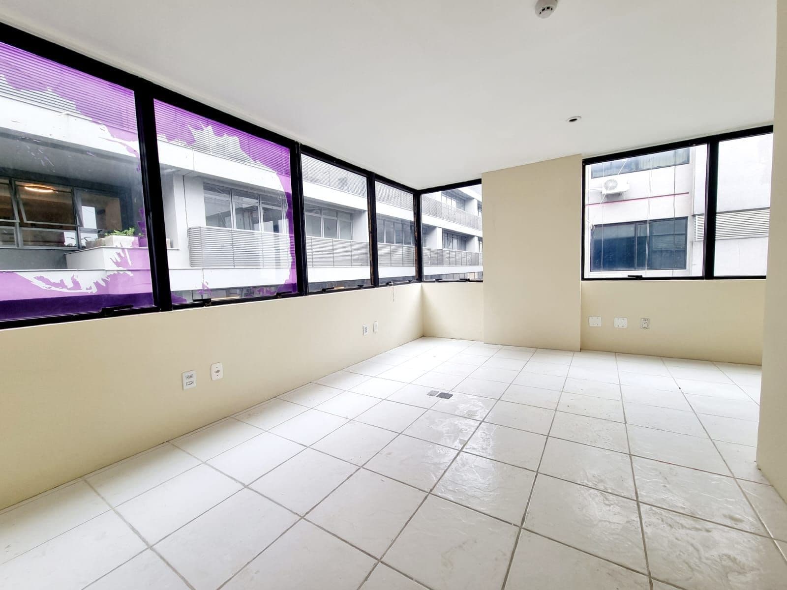 Sala Comercial com 3 salas à venda em Centro, Santa Maria/RS — foto 2 de 8
